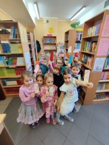Wizyta przedszkolaków w bibliotece